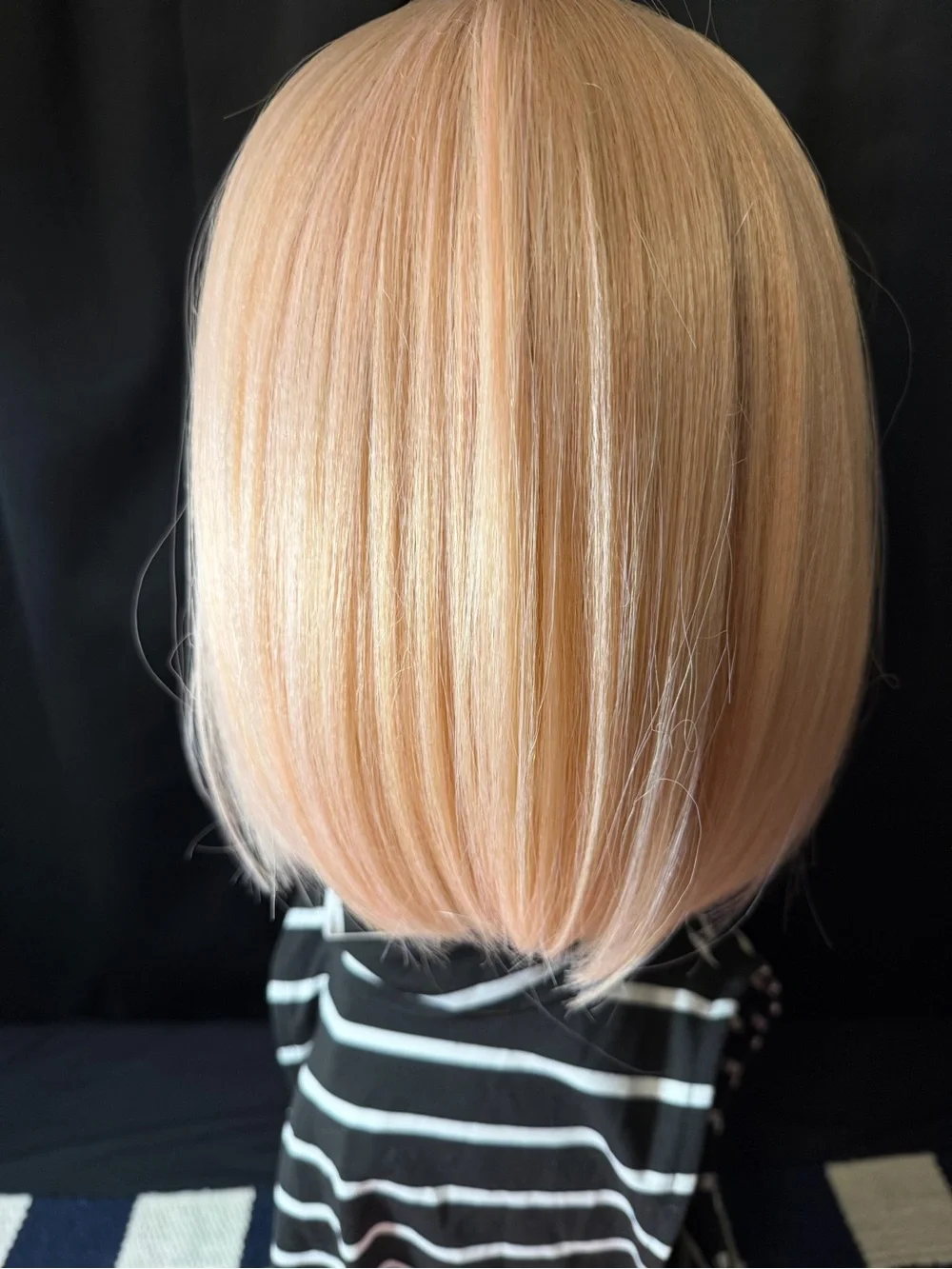 Pretty Pomp Chelsey Smith Crowns Peach Blonde Straight Bob Wig